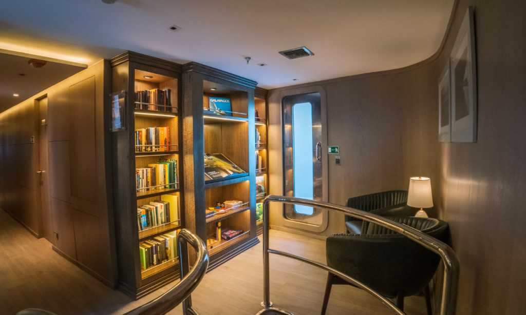 Ecoventura MV Evolve yacht