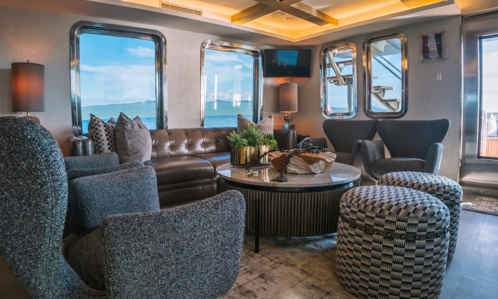 Relais & Châteaux Galapagos yacht