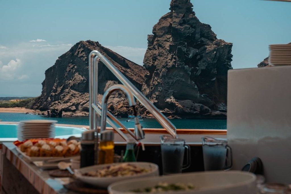 Guided excursions in the Galapagos