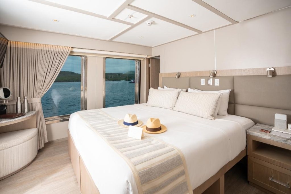 galapagos cruise with expert naturalist guides